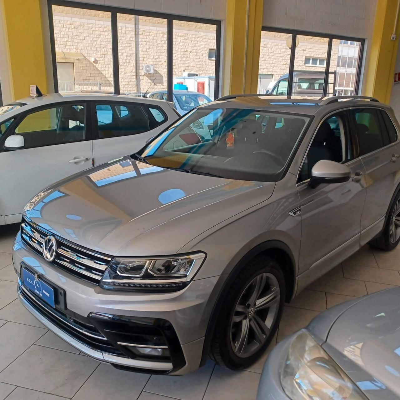 63.000 KM TAGLIANDI UFFICIALI TIGUAN R-LINE 1.6 TDI FULL OPTIONL