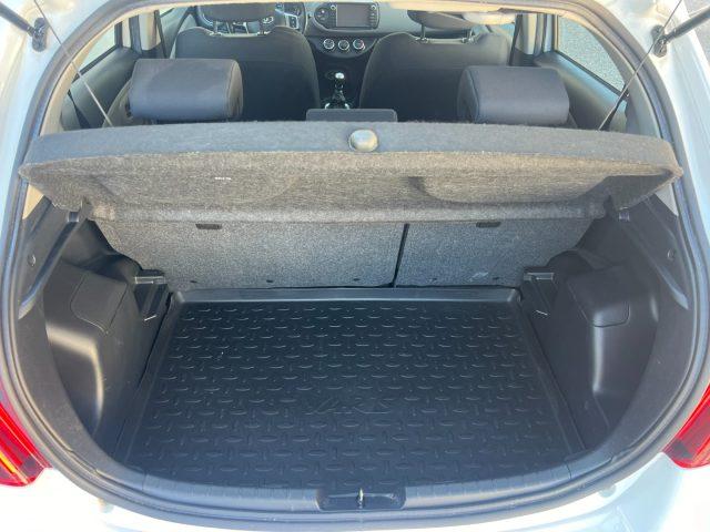 TOYOTA Yaris 1.4 D-4D 5 porte Lounge 1 PROP AUTO X NEOPATENTATI