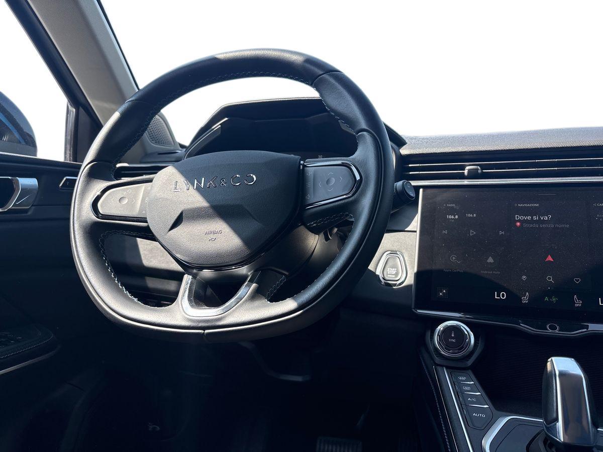 LYNK&CO 01 1.5 td phev auto