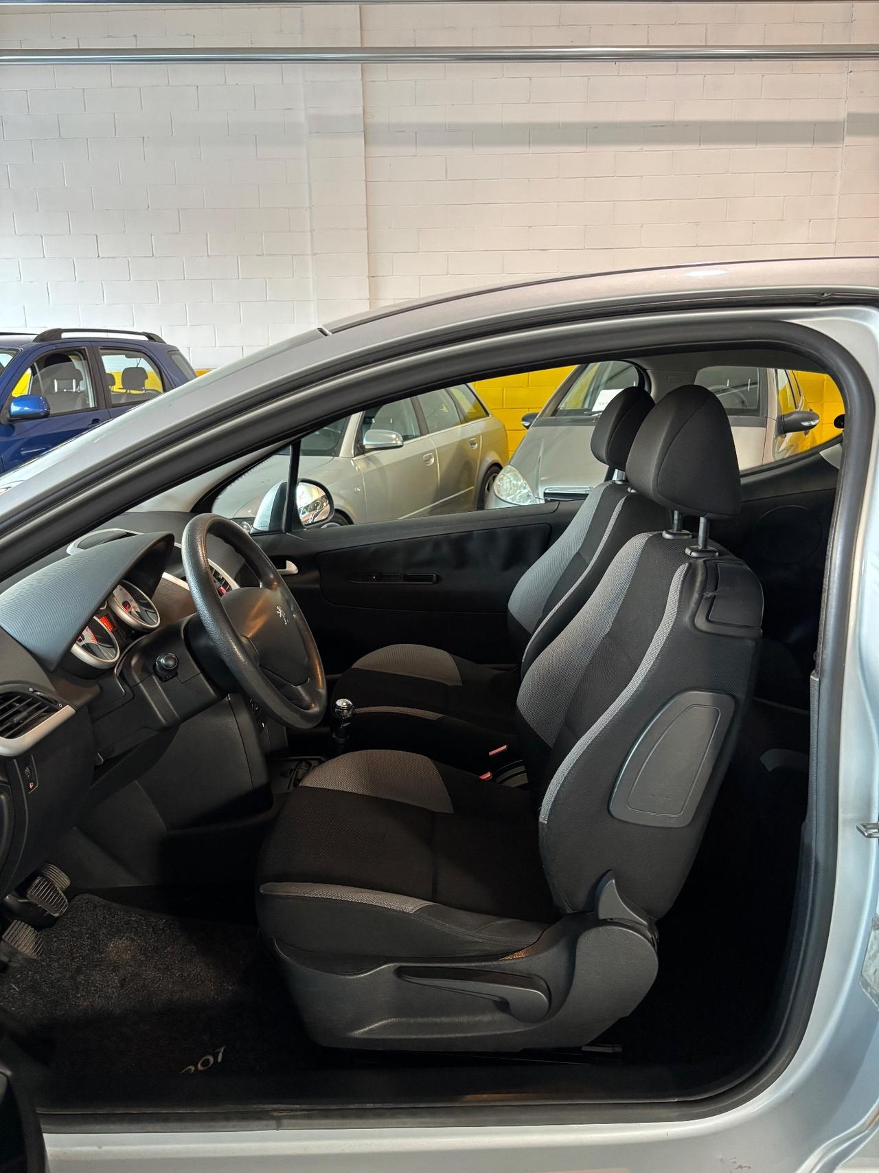 Peugeot 207 1.4 8V 75CV 3p. X Line