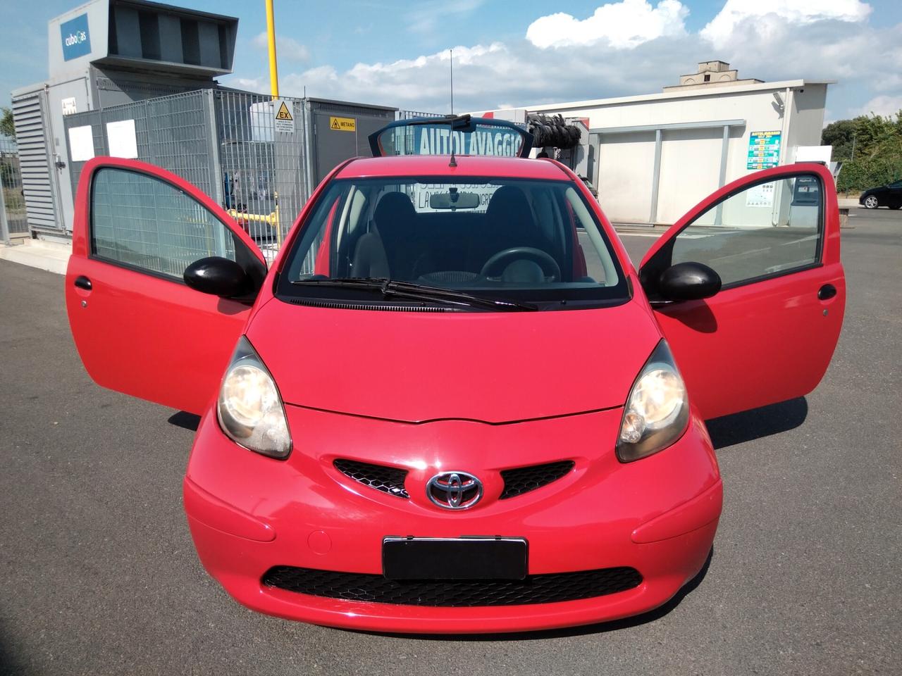 Toyota Aygo 1.0 12V VVT-i 3 porte Sol x neopatentati