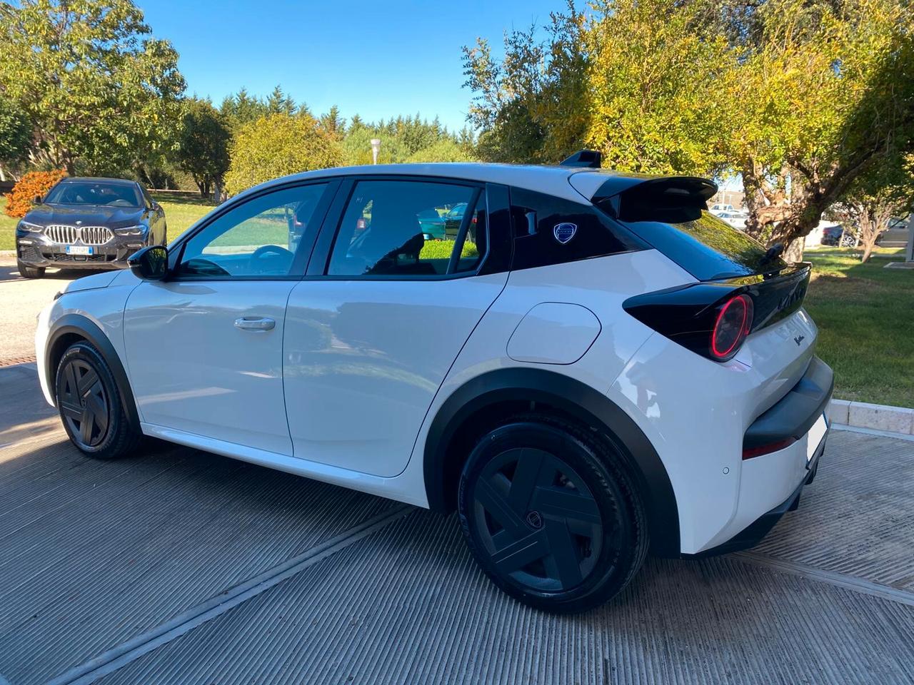 Lancia Ypsilon Hybrid e-DCT