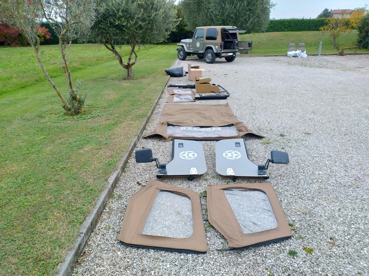 Jeep Wrangler 2.5 BENZINA | 1988 117 CV |Completa di tutti gli accessori 2 Treni Gomme