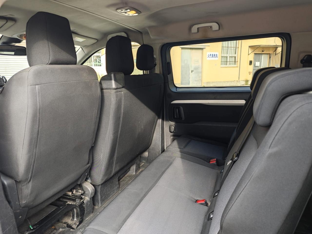 Peugeot Traveler- Pulmino 9 posti-2017