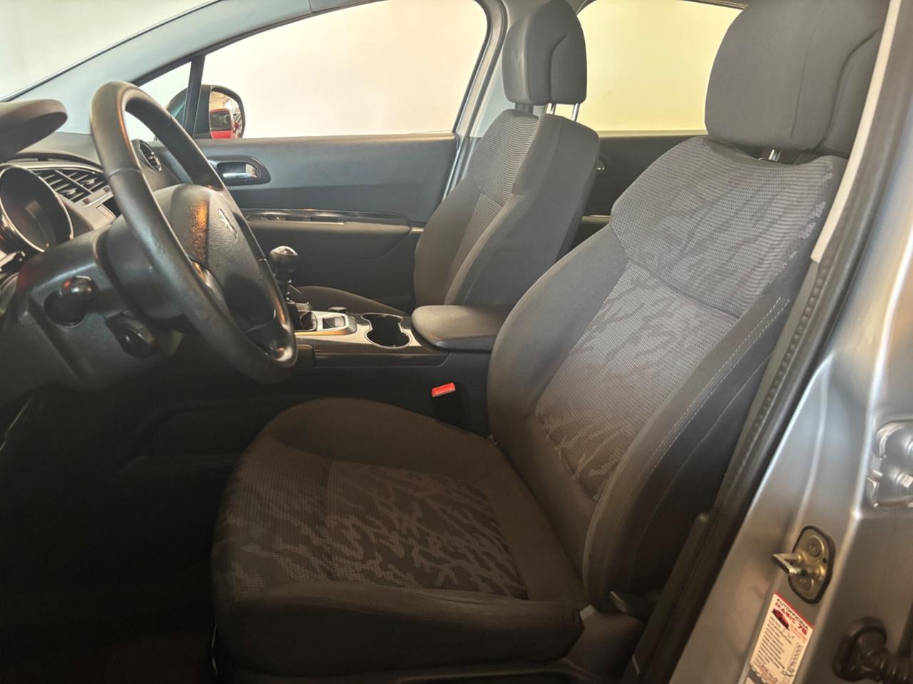 Peugeot 3008 1.6 HDi Business