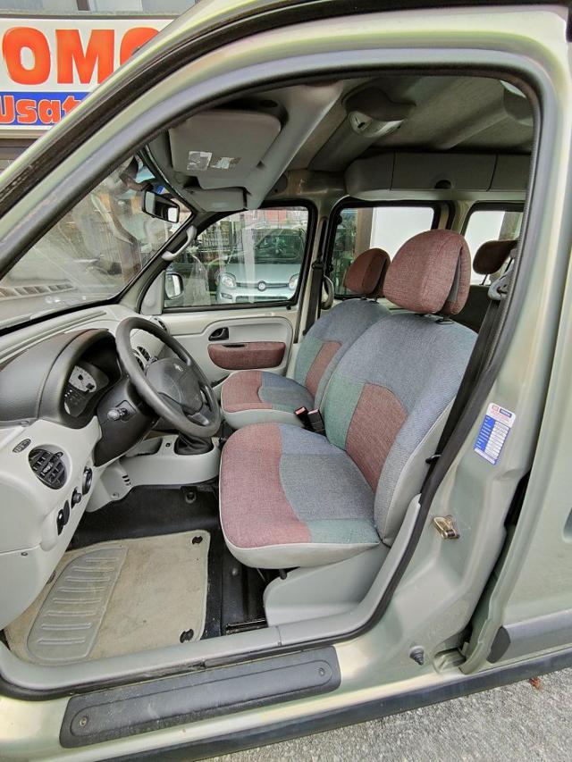 RENAULT Kangoo 1.6 16 V AUTHENTIQUE PRIVILEGE 4X4