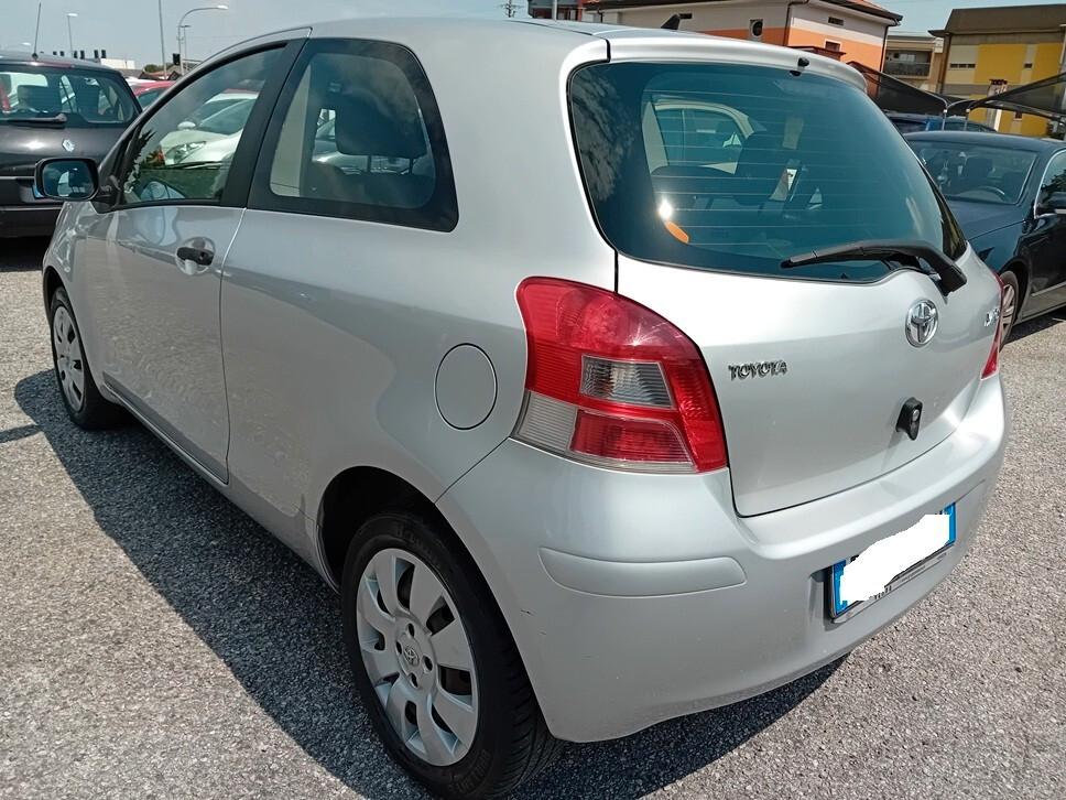 Toyota Yaris 1.0 3 porte Sol