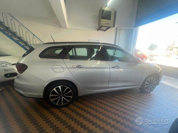 FIAT Tipo (2015-->) Tipo 1.6 Mjt S&S DCT SW Lounge