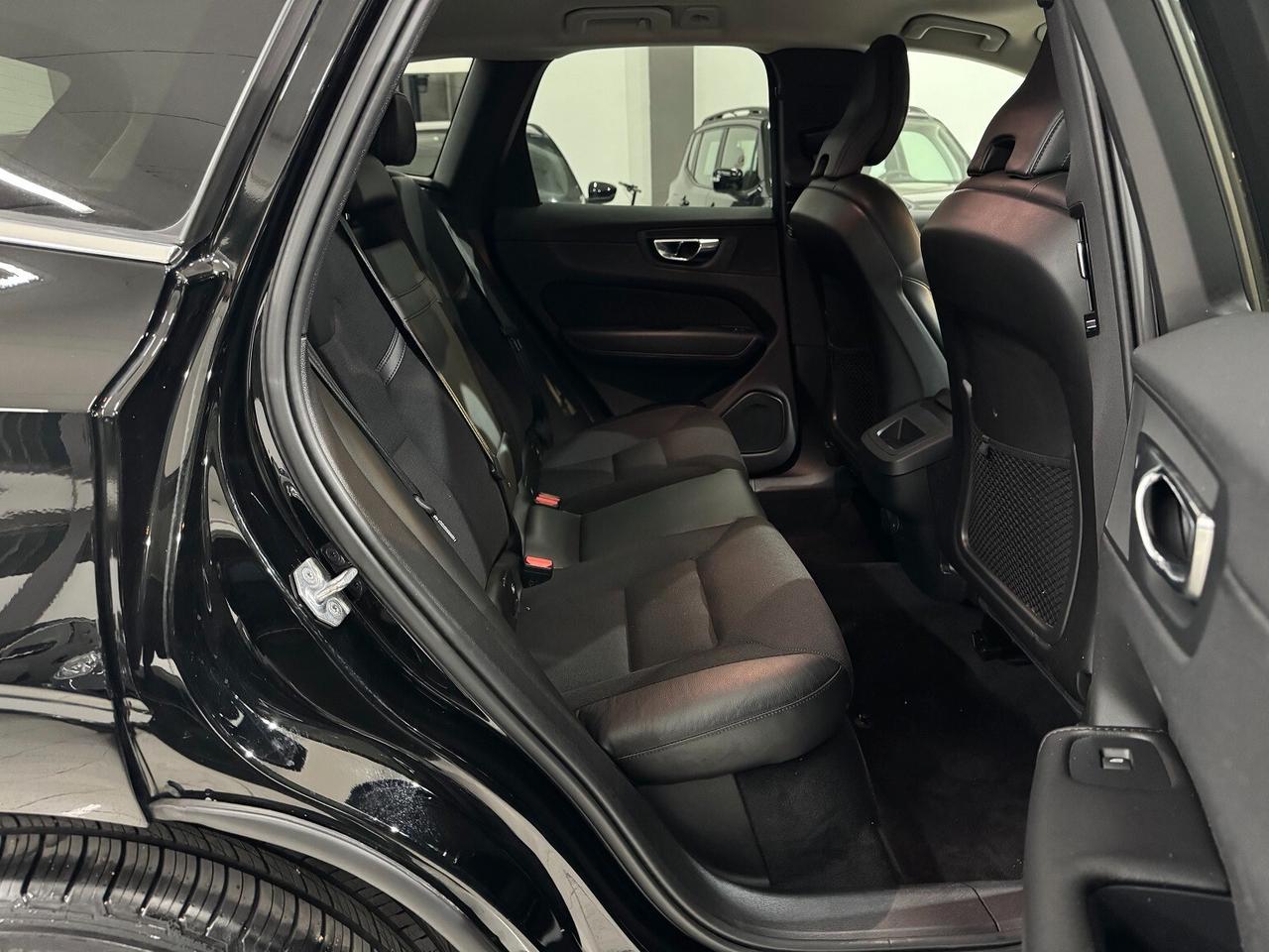 XC60 B4 Momentum Pro VETRI SCURI BELLA!!!!!
