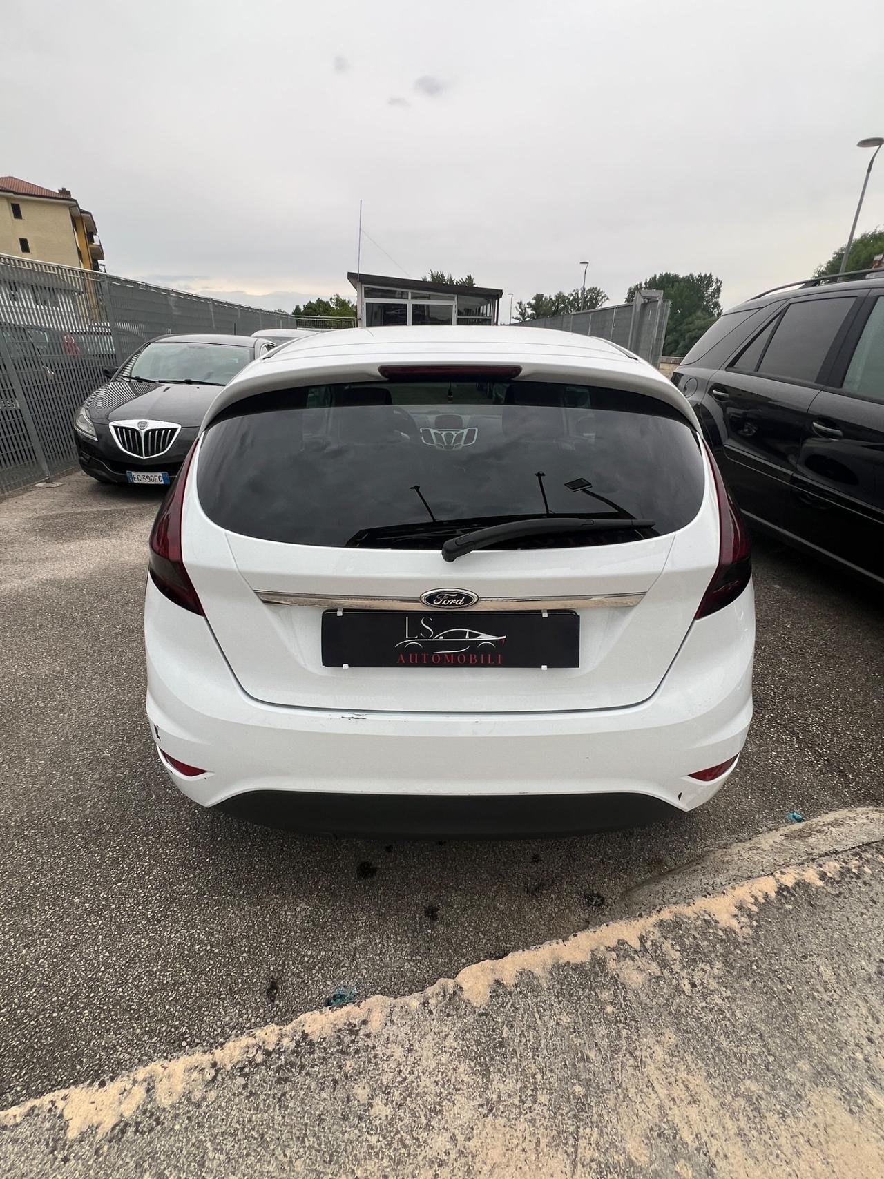 Ford Fiesta 1.4 TDCi 70CV 3 porte Titanium