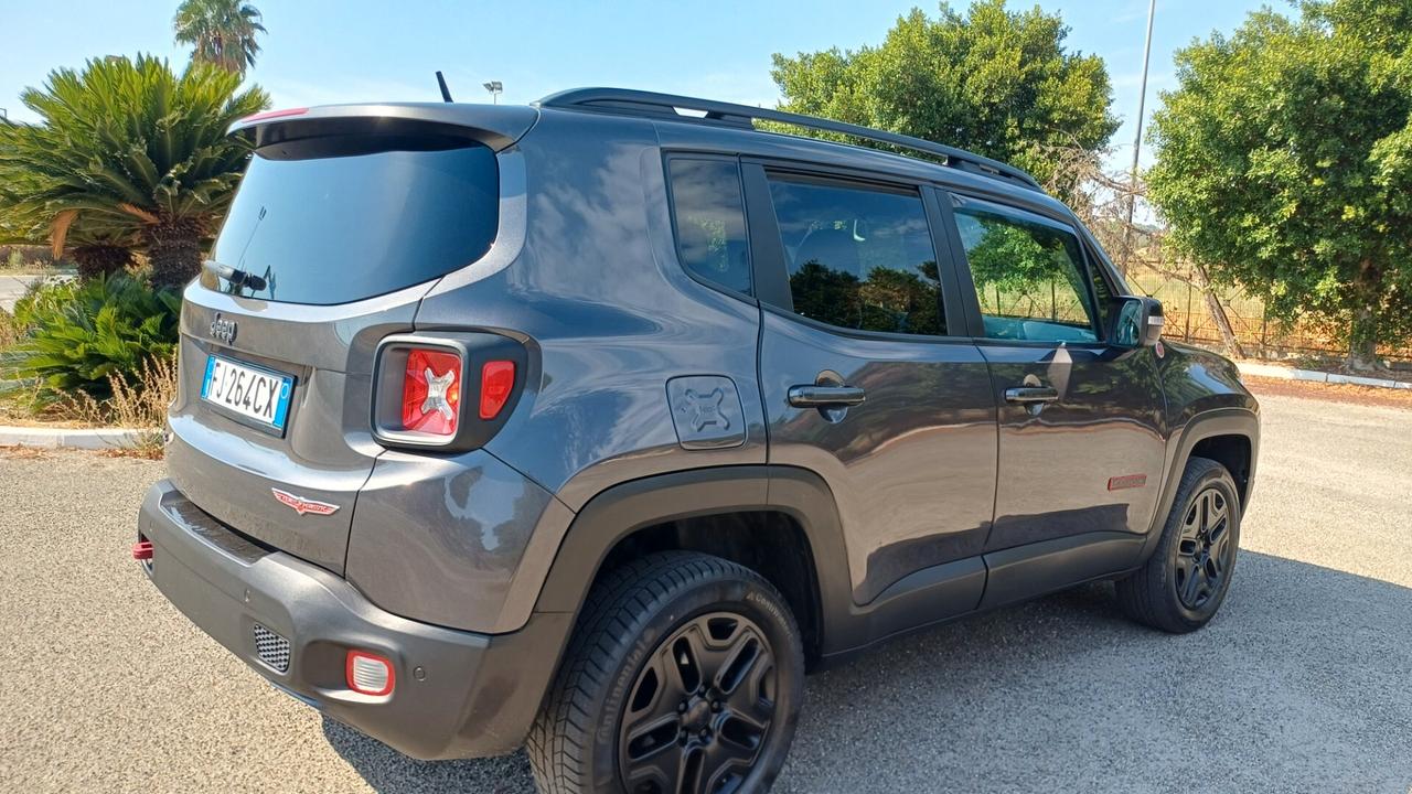 Jeep Renegade 2.0 Mjt 170CV 4WD Active Drive Low Trailhawk