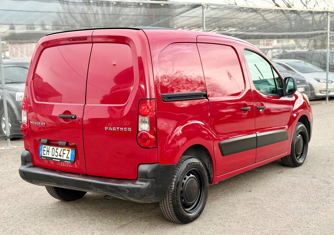 Peugeot Partner 2011 1.6 HDi furgone 3 posti GARANZIA 12 mesi ! ! !