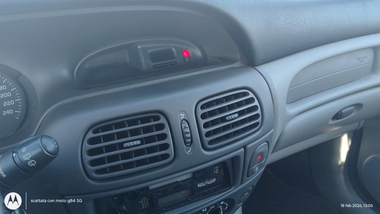 Renault Megane Scénic 1.6 16V RXE