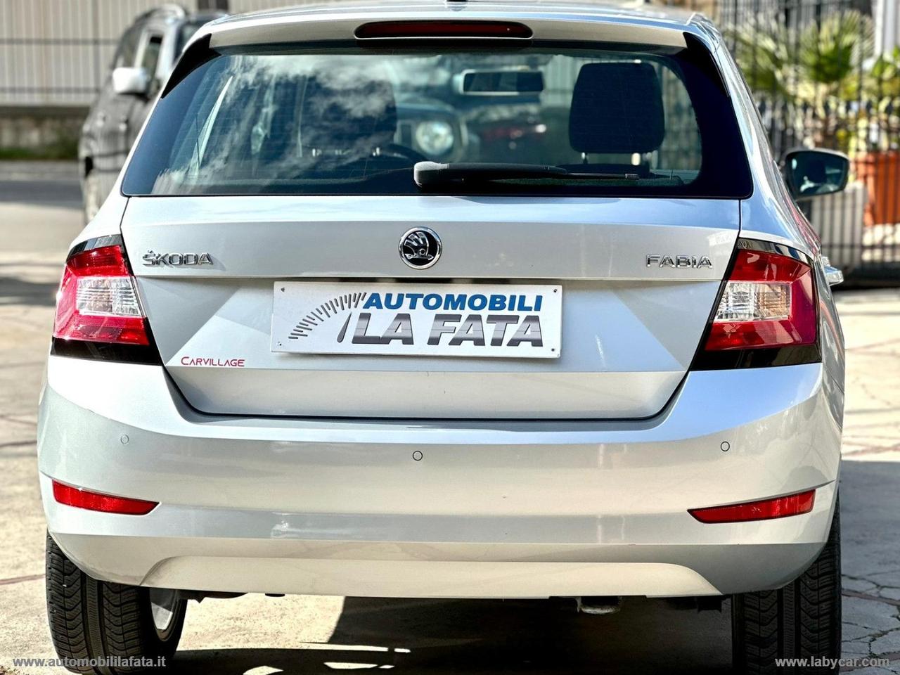 SKODA Fabia 1.0 MPI 60 CV Design Edition PER NEOPATENTATI