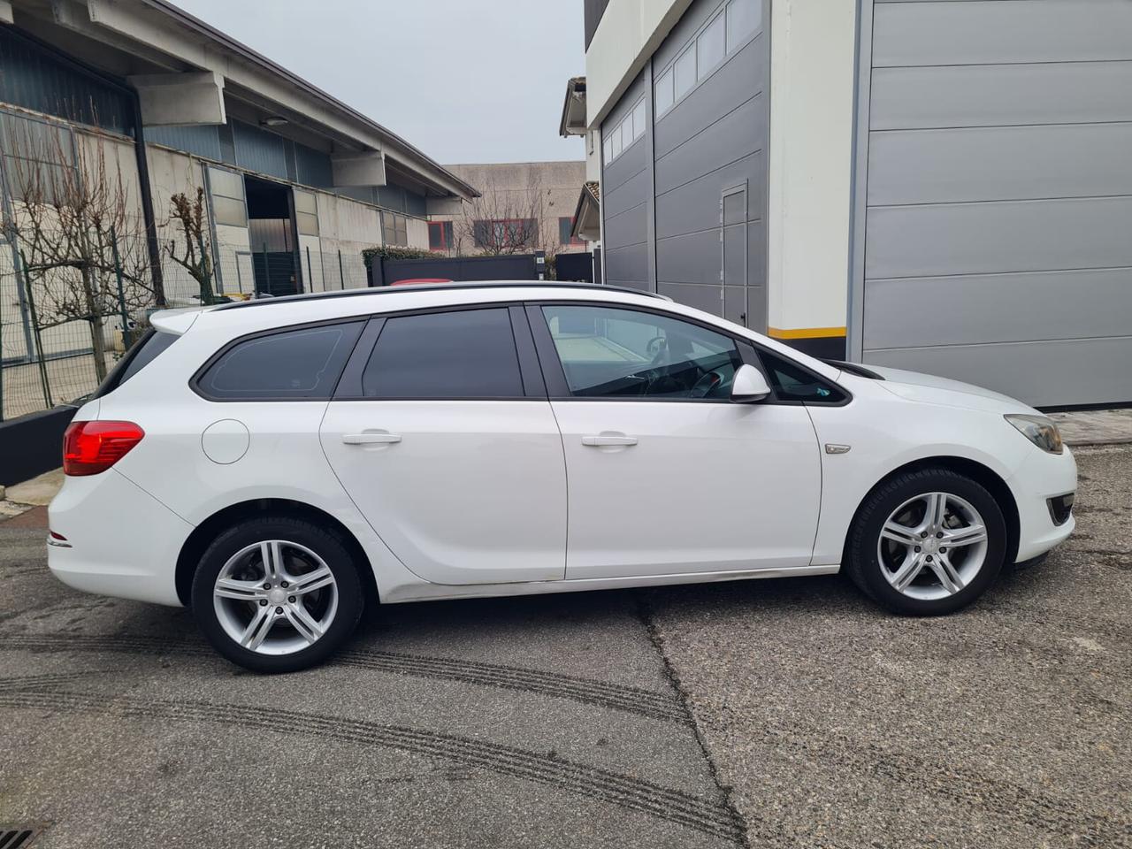 Opel Astra 1.7 CDTI 110CV Sports Tourer Cosmo