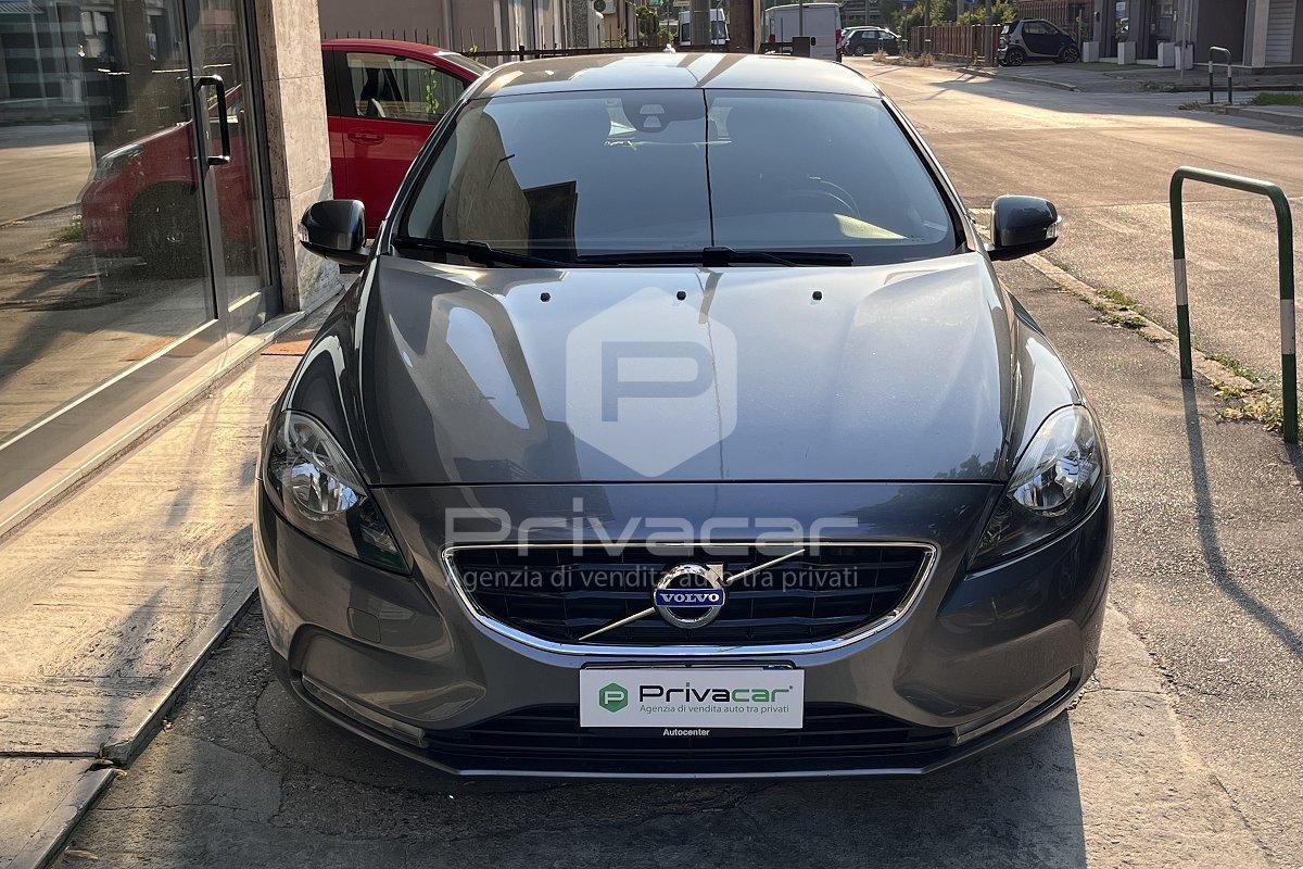 VOLVO V40 D2 1.6 R-design Momentum