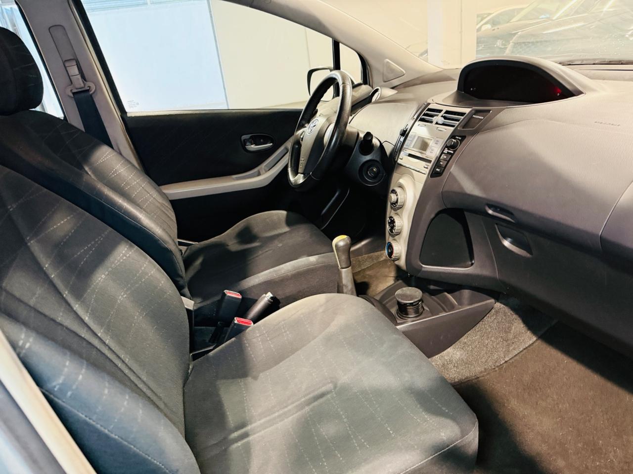 Toyota YARIS 1.3 82 CV*NEOPATENTATI*