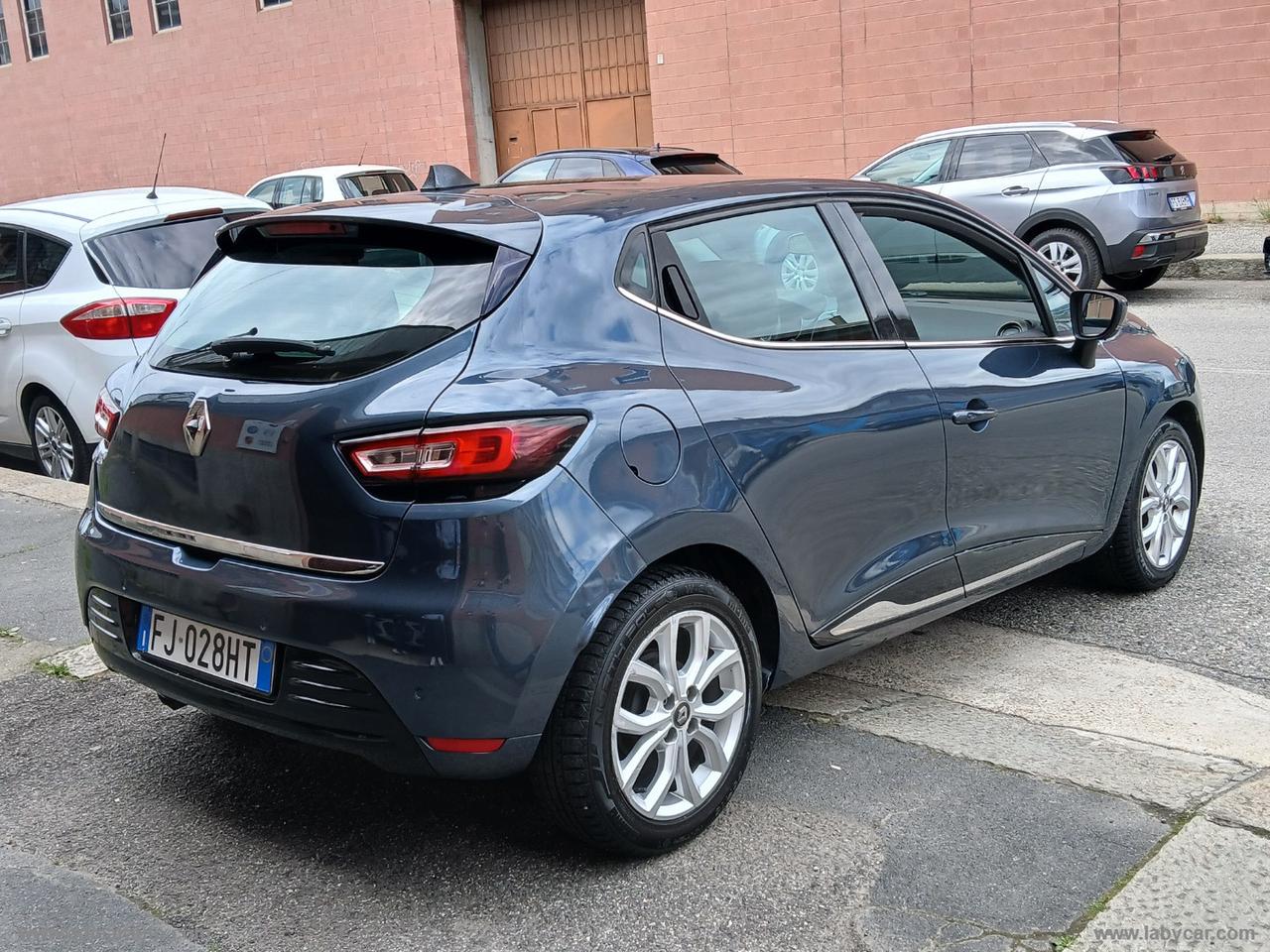 RENAULT Clio 1.2 75 CV 5p. Duel