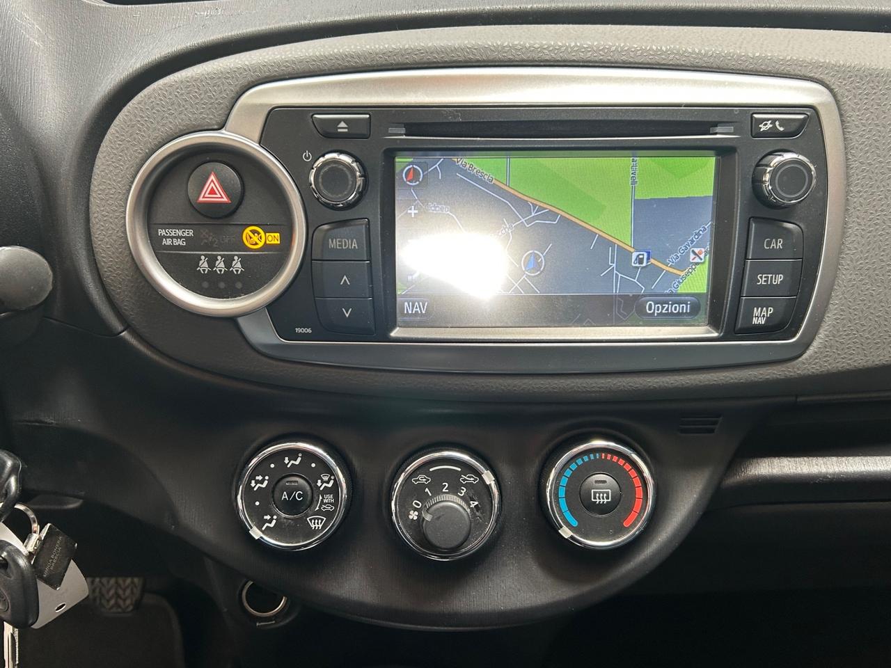 Toyota Yaris 1.3 5 porte Style 100cv neopatentati