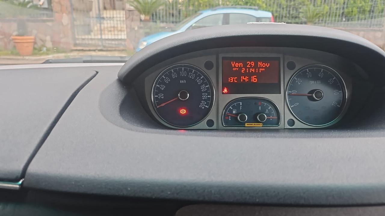 Lancia MUSA 1.3 Multijet 16V 90 CV Platino 8IL VEICOLO PUO' ESSERE GUIDATO DA UN NEOPATENTATO)