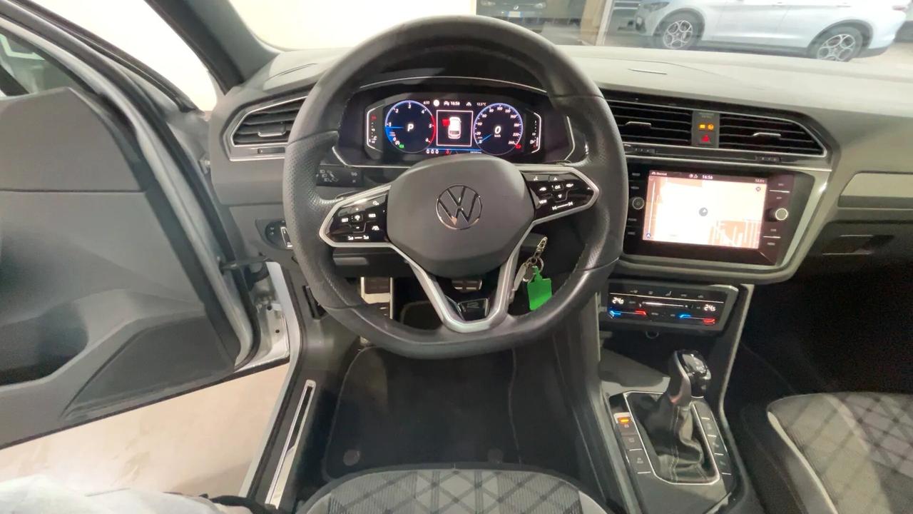 Volkswagen Tiguan 2.0 TDI 150 CV SCR DSG R-Line