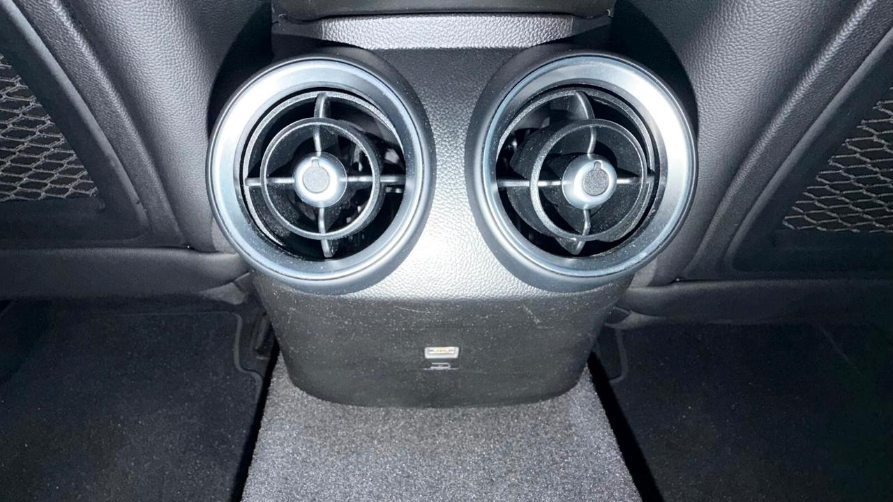 Alfa Romeo Giulia 2.2 Turbodiesel 210 CV AT8 AWD Q4 Veloce