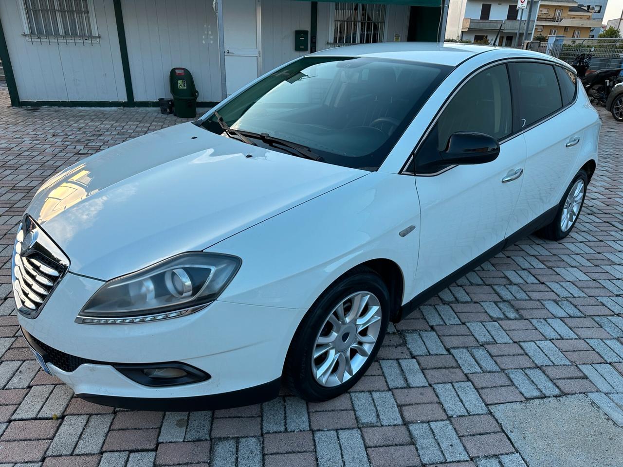Lancia Delta 1.6 MJT DPF Gold