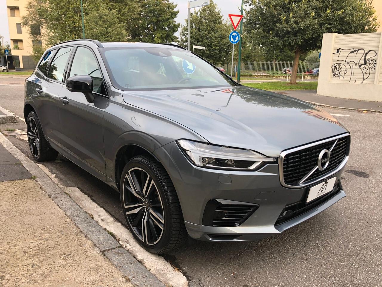 Volvo XC60 2.0 t8 te R-design awd 303cv - AUT/NAV/TETTO/CAMER