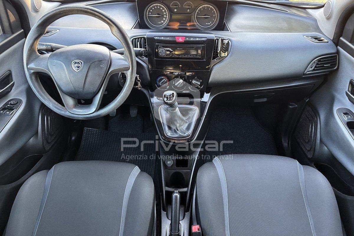 LANCIA Ypsilon 0.9 TwinAir 85 CV 5 porte Metano Ecochic Silver