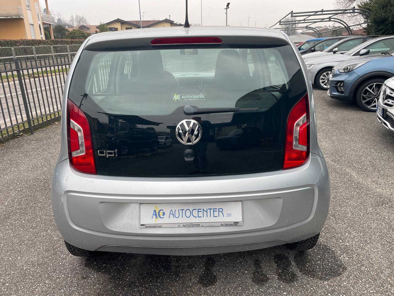 Volkswagen up! 1.0 5p. take 24.000 Km !!