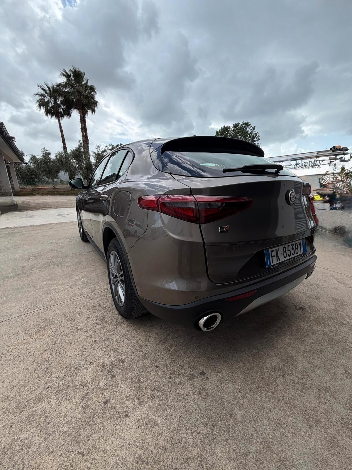 Alfa Romeo Stelvio 2.0 Turbo 200 CV AT8 Q4 Super