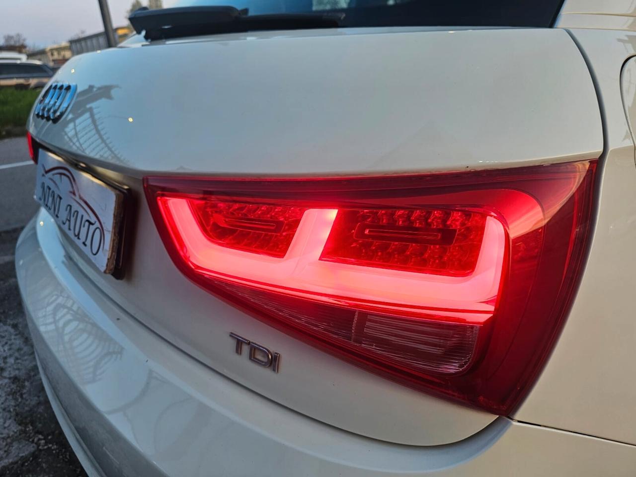 Audi A1 1.6 TDI 90cv Ambition*Tetto*Bi-Xeno*Led*Euro5*Neop