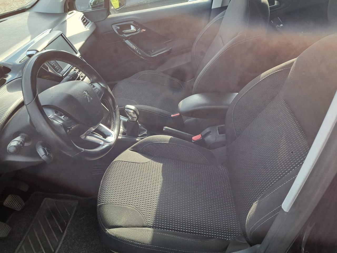 Peugeot 208 PureTech 82 5 porte Allure