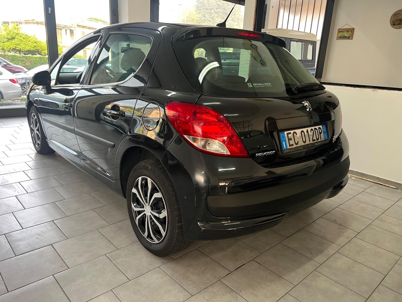 Peugeot 207 1.4 8V 75CV 5p.ECO GPL 120000KM
