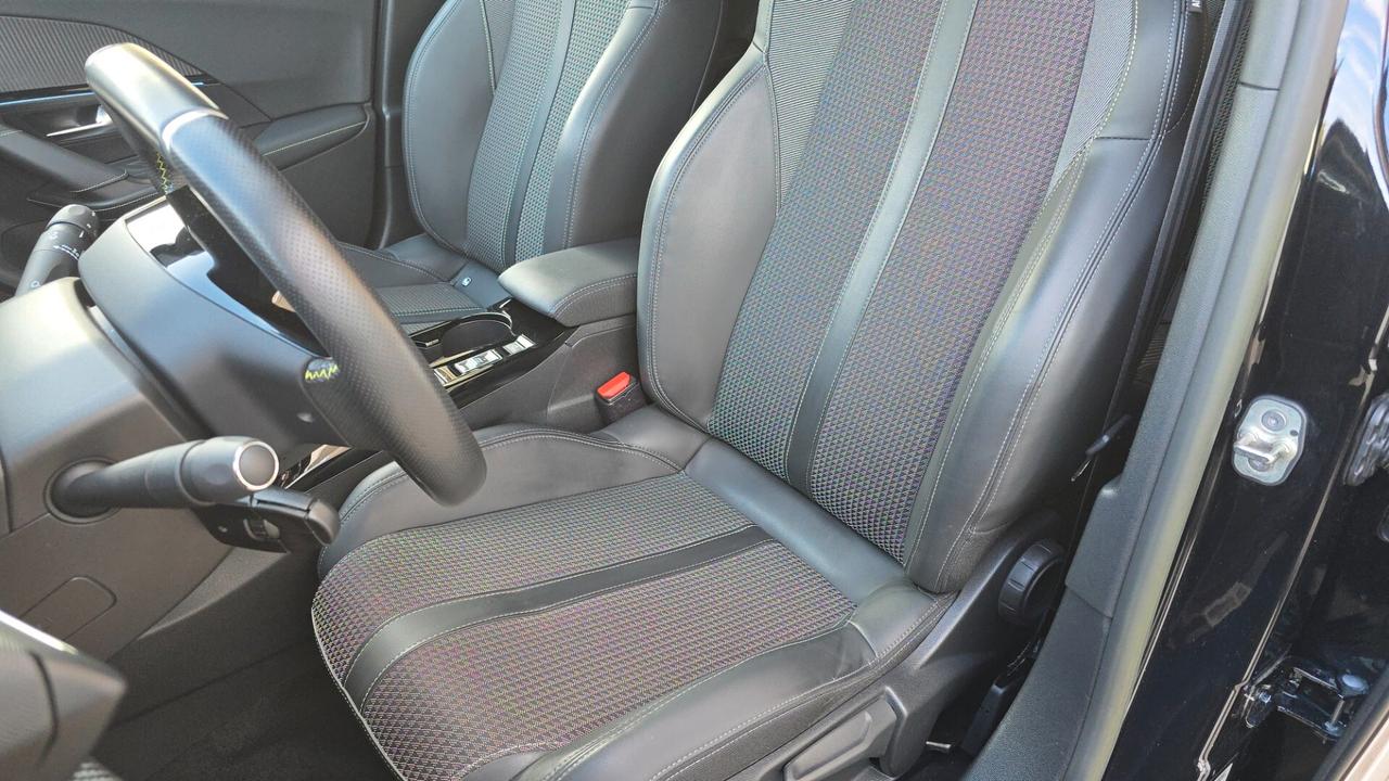 Peugeot 2008 PureTech 130 S&S GT