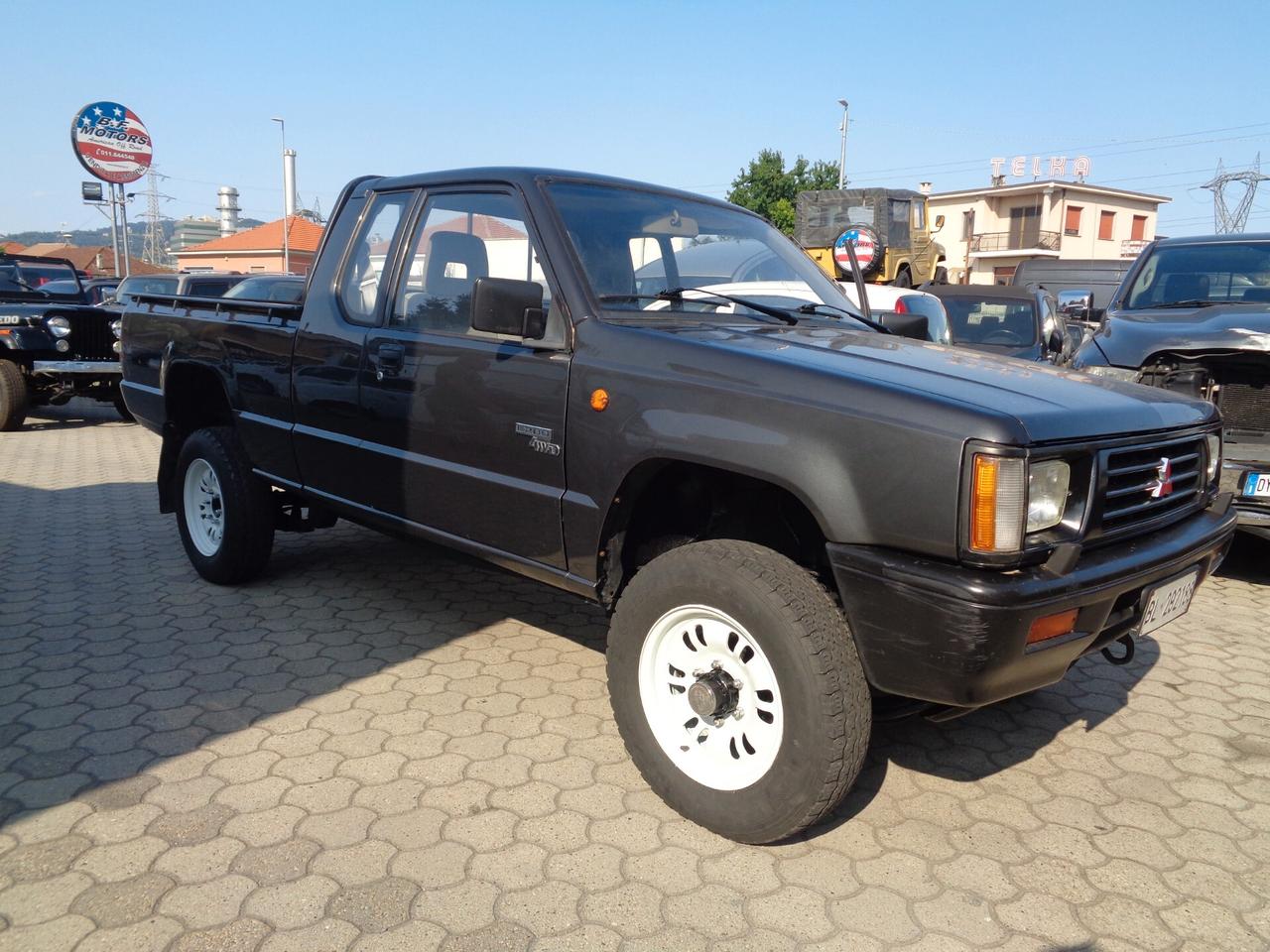 Mitsubishi L200 2.5 TD 4WD Club Cab Pick-up