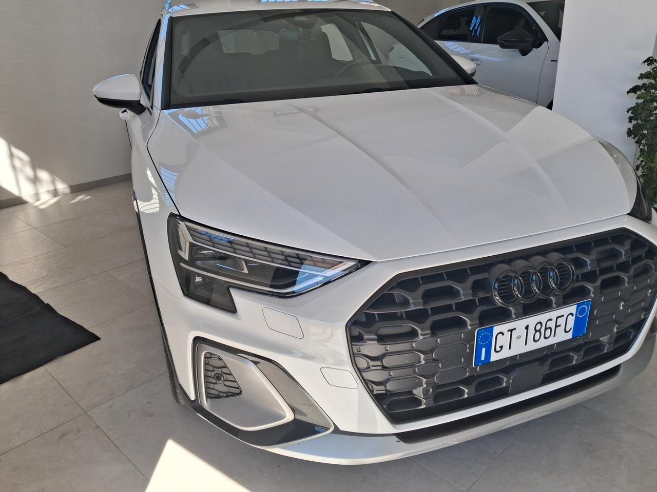 Audi A3 allstreet 35 TDI S tronic Identity Contrast