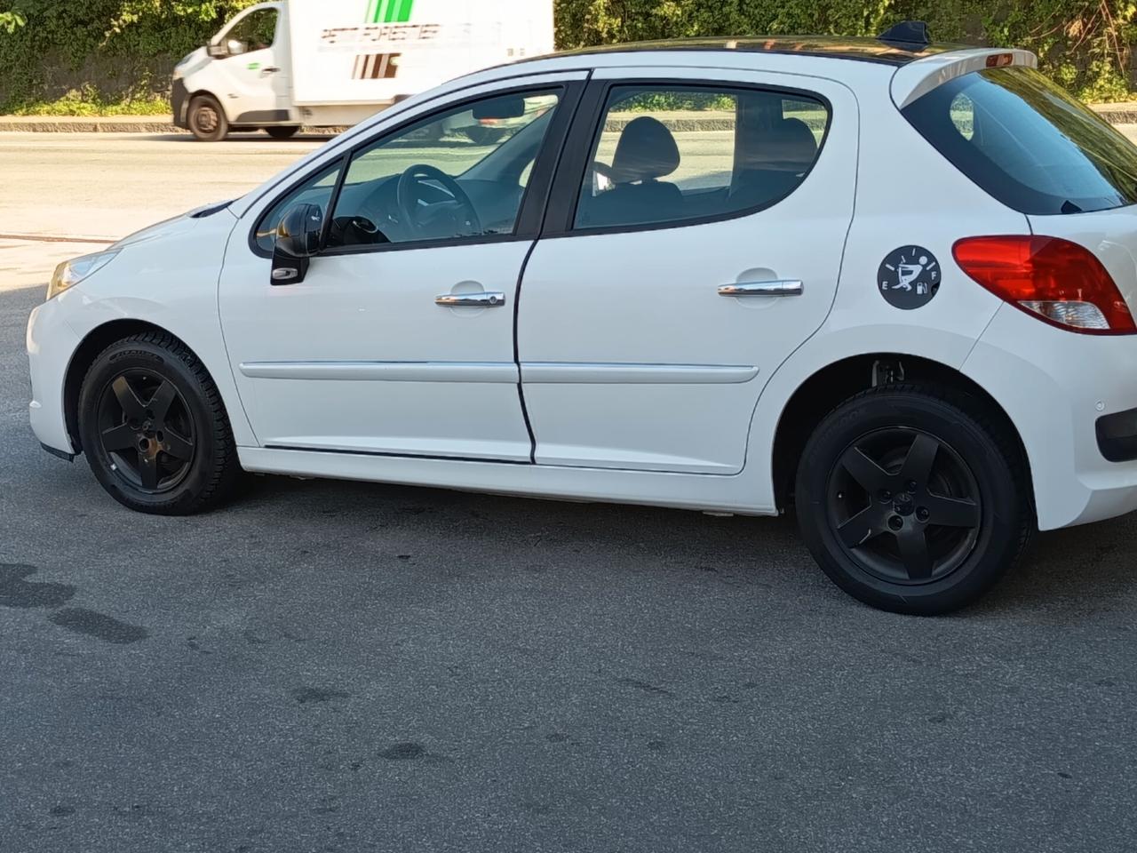 Peugeot 207 1.4 8V 75CV 5p. Energie