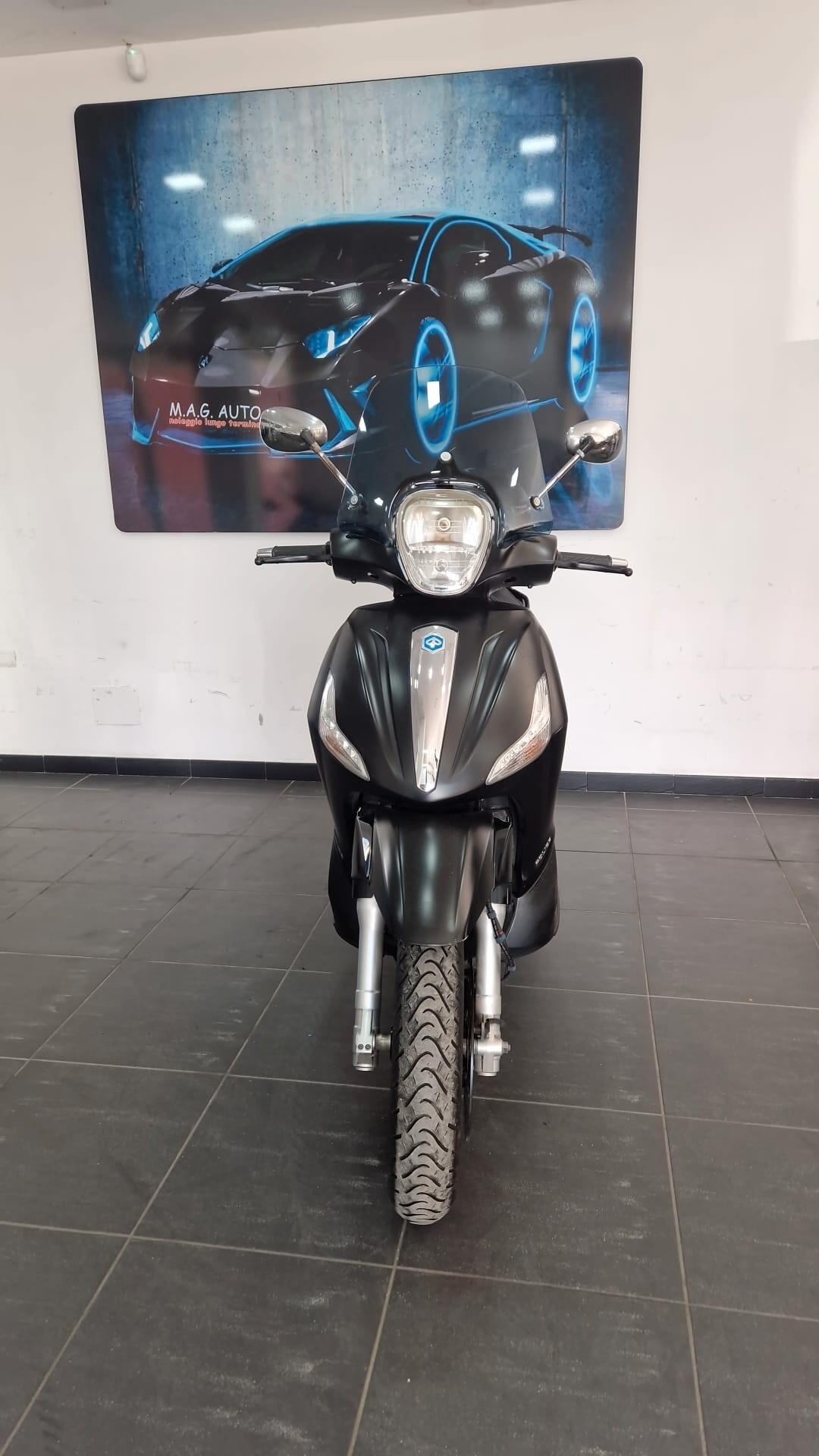 Piaggio Beverly 300 police
