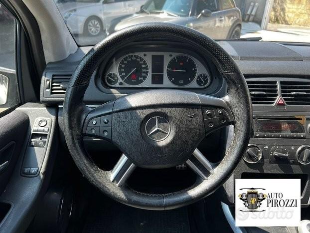 MERCEDES CLASSE B180 del 2006 con 300000KM