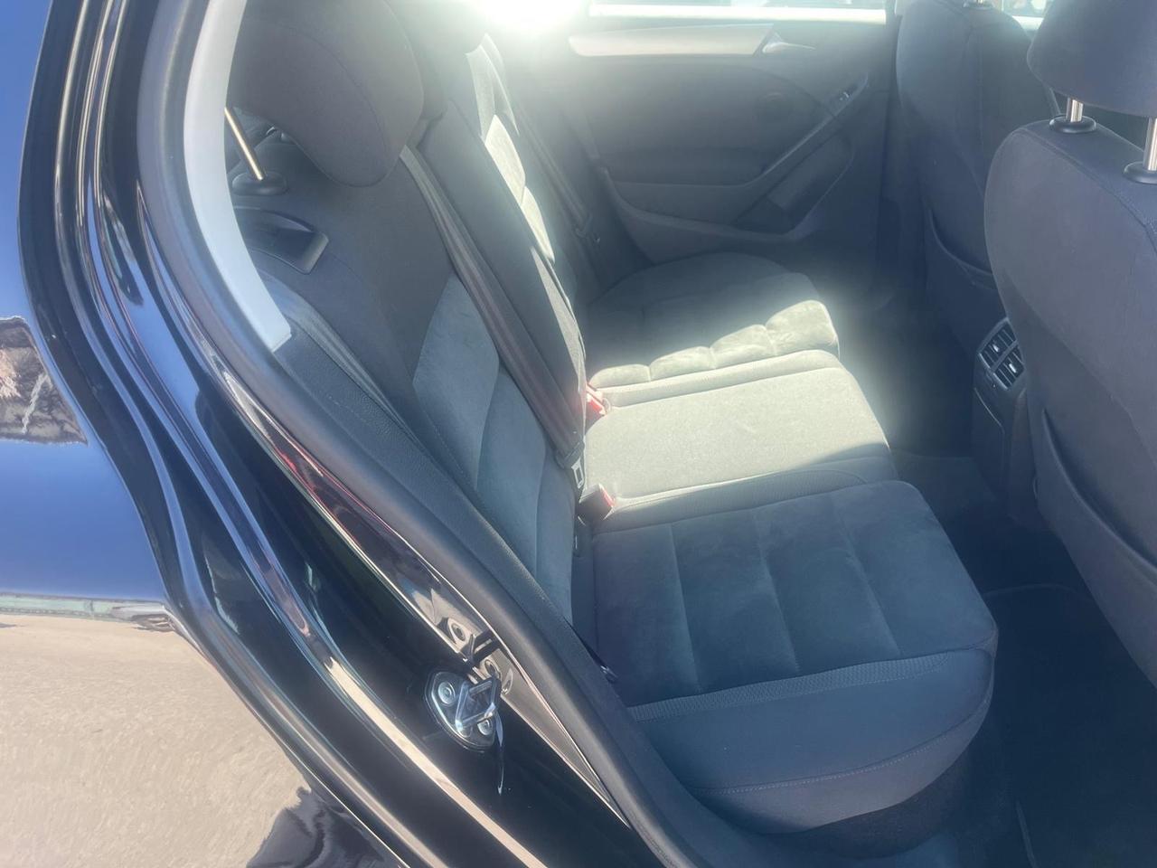 Volkswagen golf 5p-1.6 gpl - high Line-2010