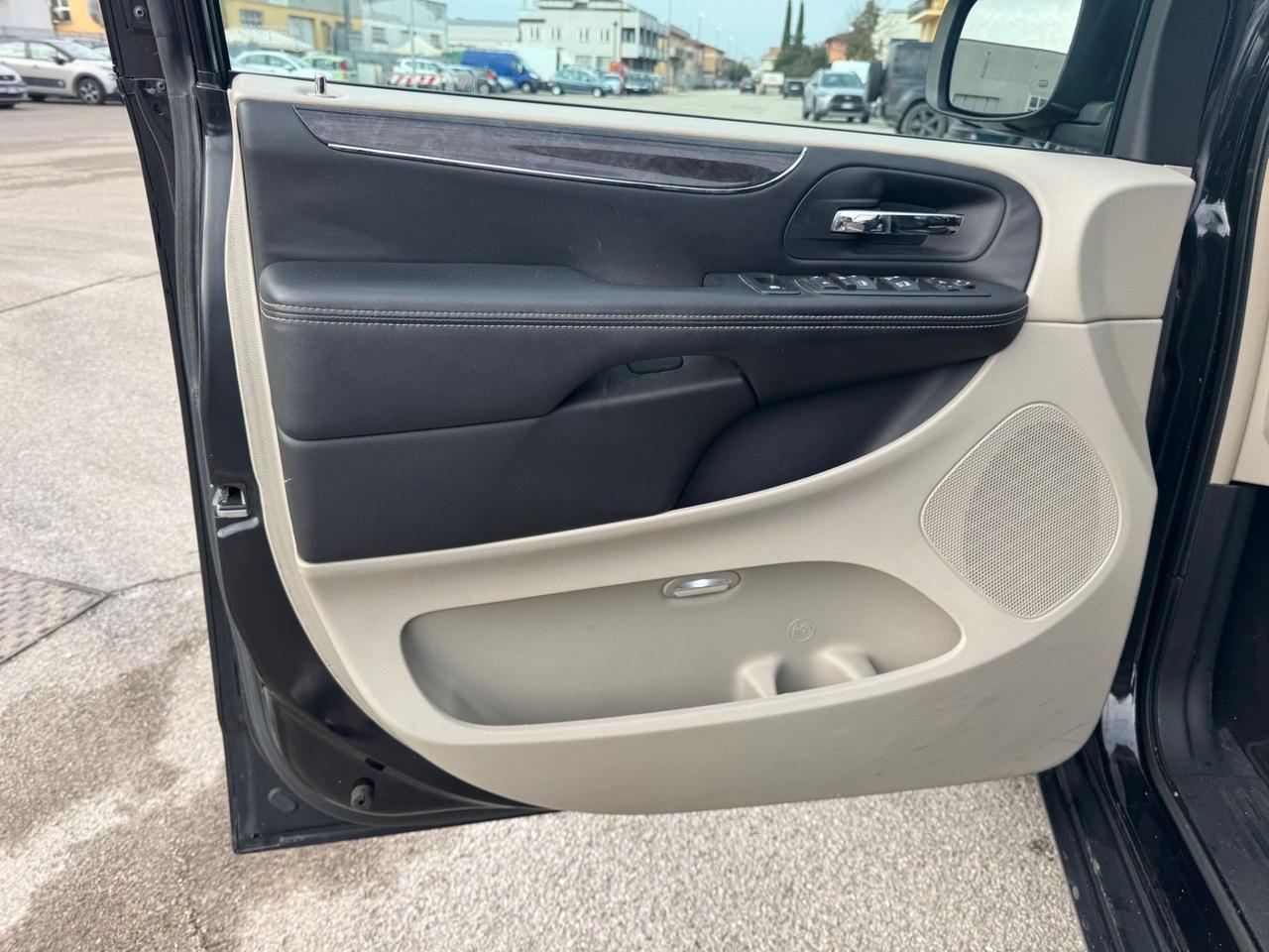 Lancia Voyager 2.8 Turbodiesel Platinum 163 CV