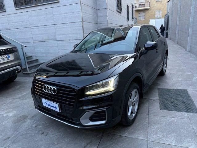 AUDI Q2 35 TFSI S tronic Identity Black