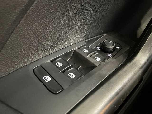 Volkswagen T-Cross 1ª serie 1.0TSI 95CV Style - NEOPATENTATI