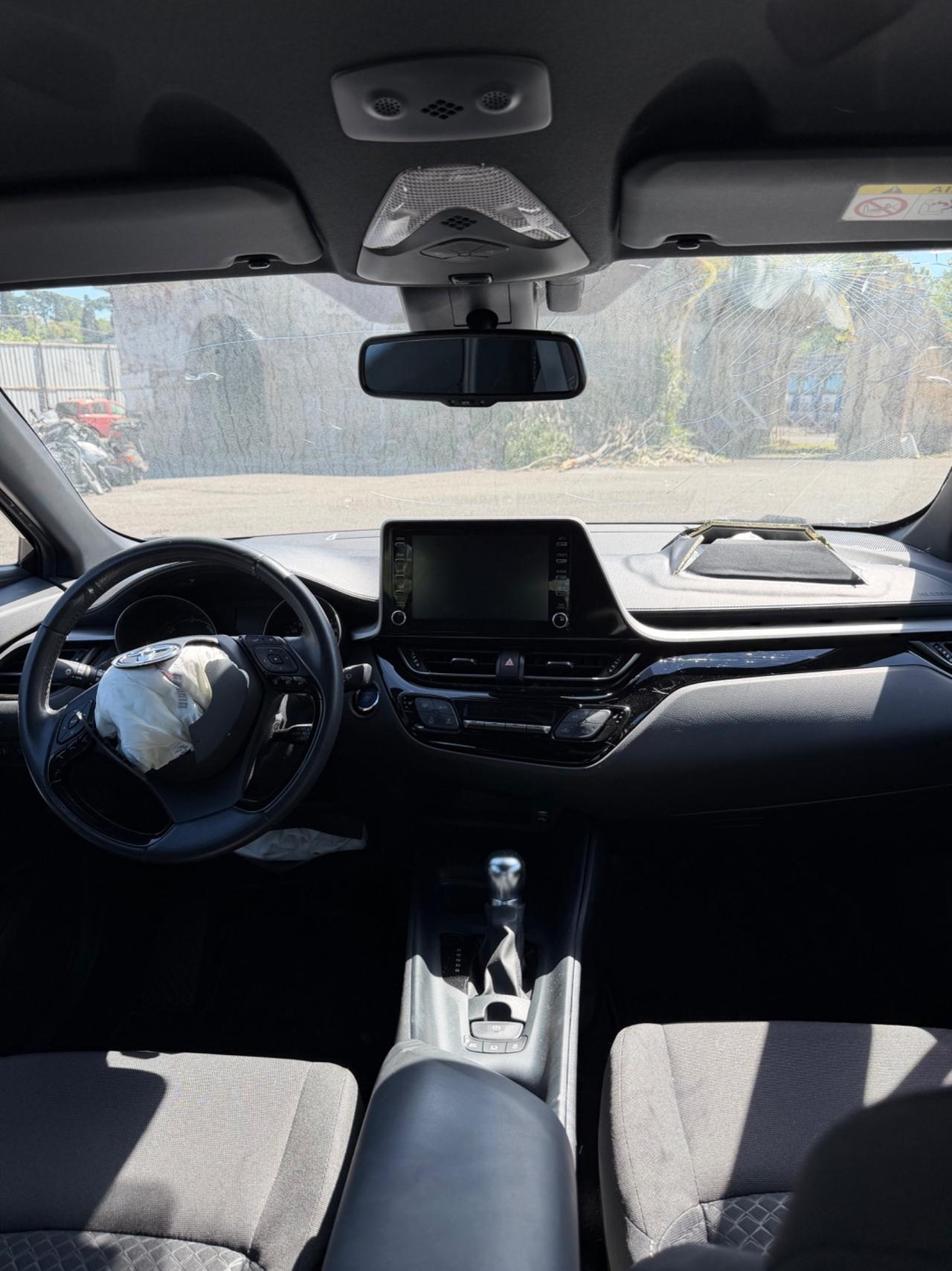 Toyota C-HR 1.8 Hybrid SINISTRATA