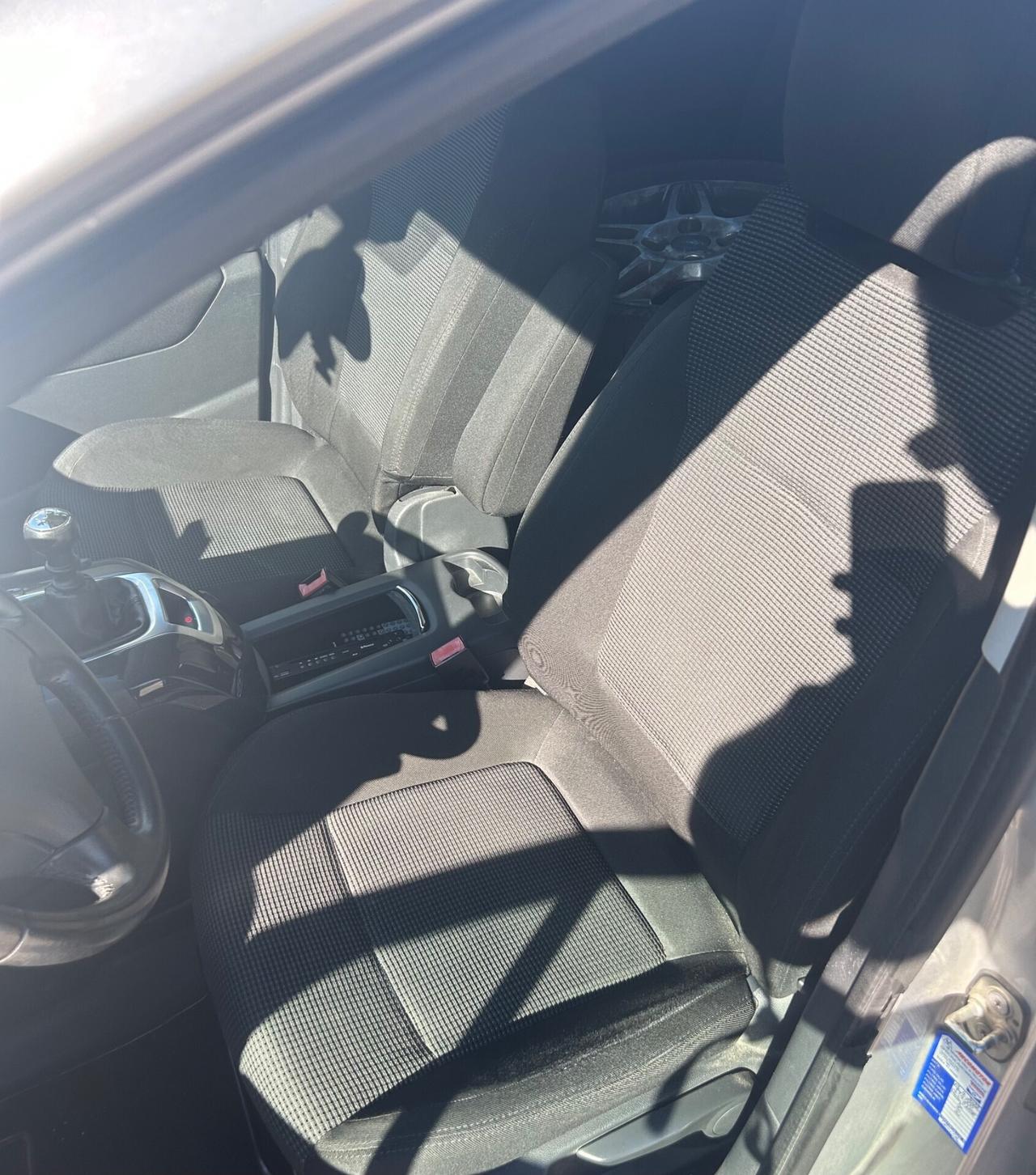 Peugeot 5008 1.6 HDi Business Neopatentati 7 Posti