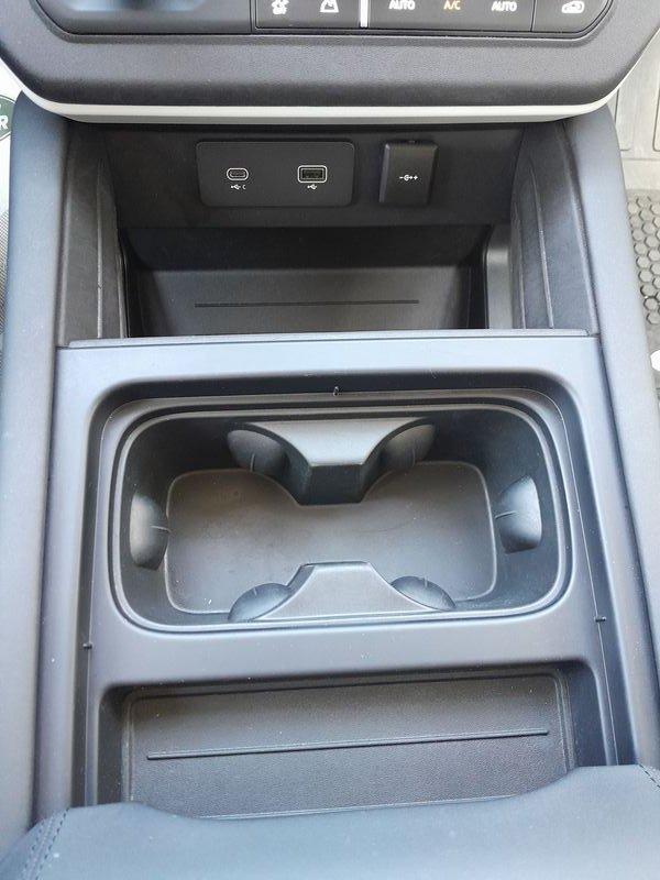 Land Rover Defender 3.0D I6 200 110 SE AWD AUTOCARRO N1 NETTO IVA