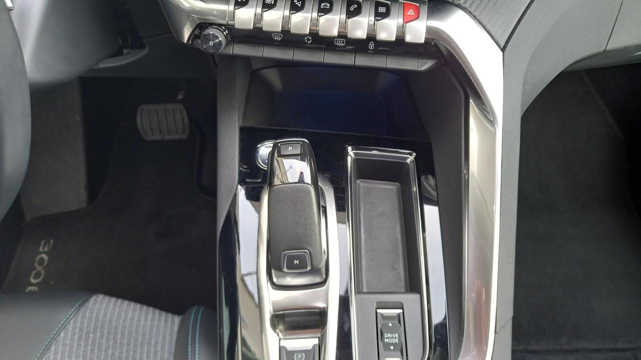 Peugeot 3008 BlueHDi 130 S&S EAT8 Allure