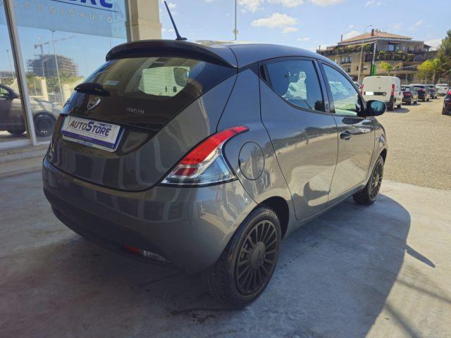 LANCIA Ypsilon 1.0 FireFly 5 porte S&S Hybrid Ecochic Silver