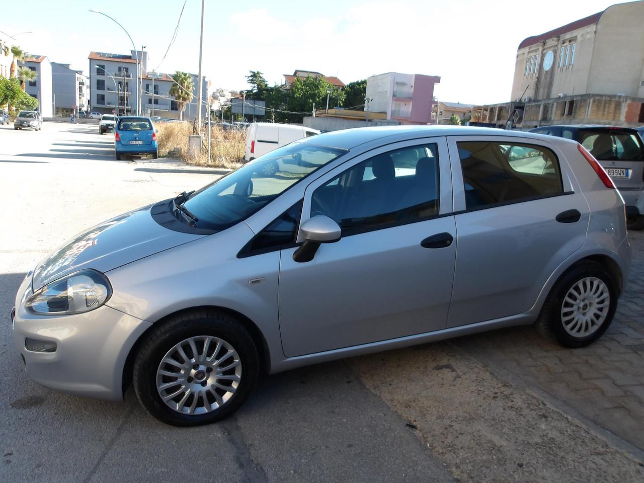 FIAT PUNTO 1.3 MJT II 75 CV 5 porte Street